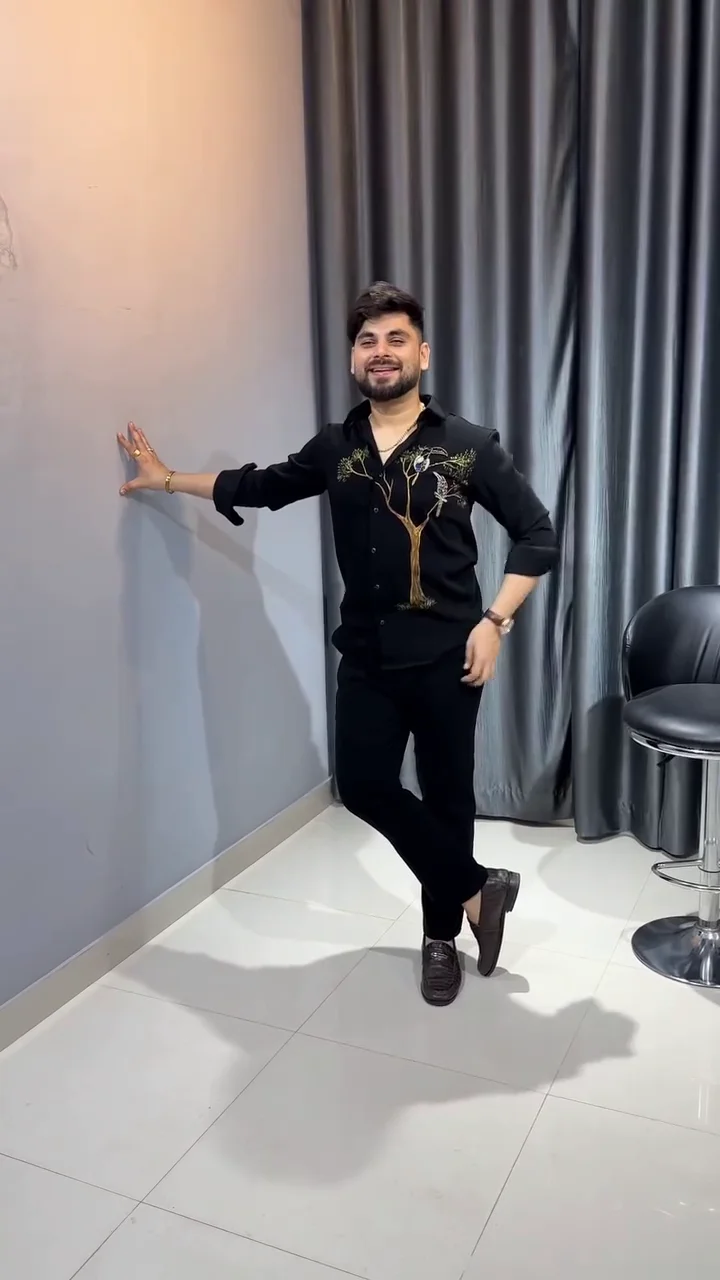 Men’s Classic Fit Designer Shirt - Image 2
