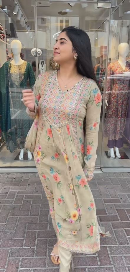 LIGHT MEHENDI GREEN PRINTED MUSLIN STRAIGHT SUIT WITH DIGITAL TOP AND DUPATTA - Image 4