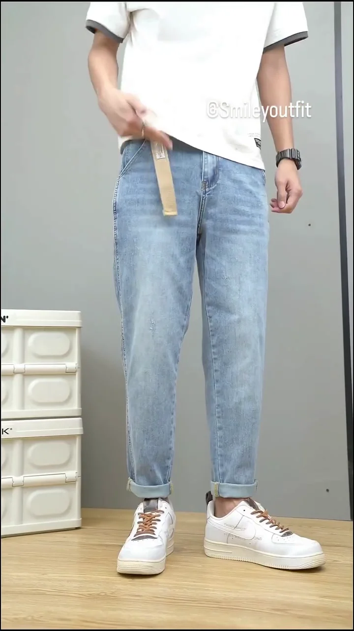 Men’s Light Blue Slim-Fit Casual Denim Jeans ✨