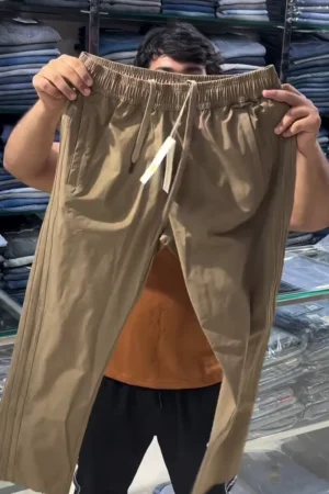 Men Solid Cargos Trousers ✨